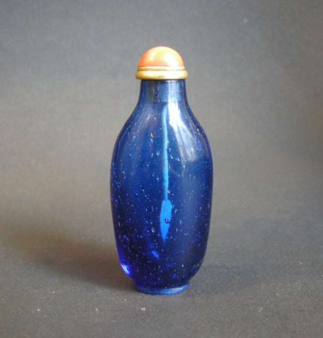 Glass snuff botthe blue saphir  - Qianlong period